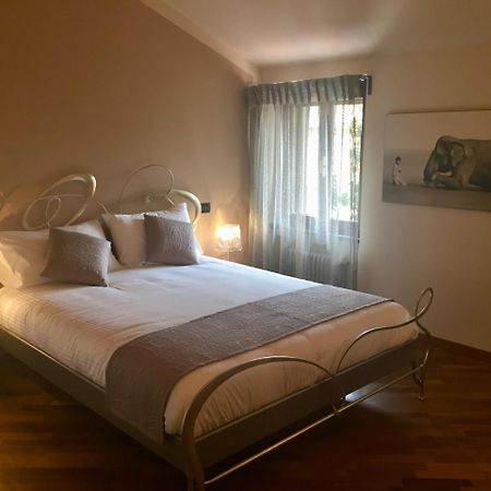 Marie Rose Luxury B&B & Apartment Desenzano del Garda Exterior photo