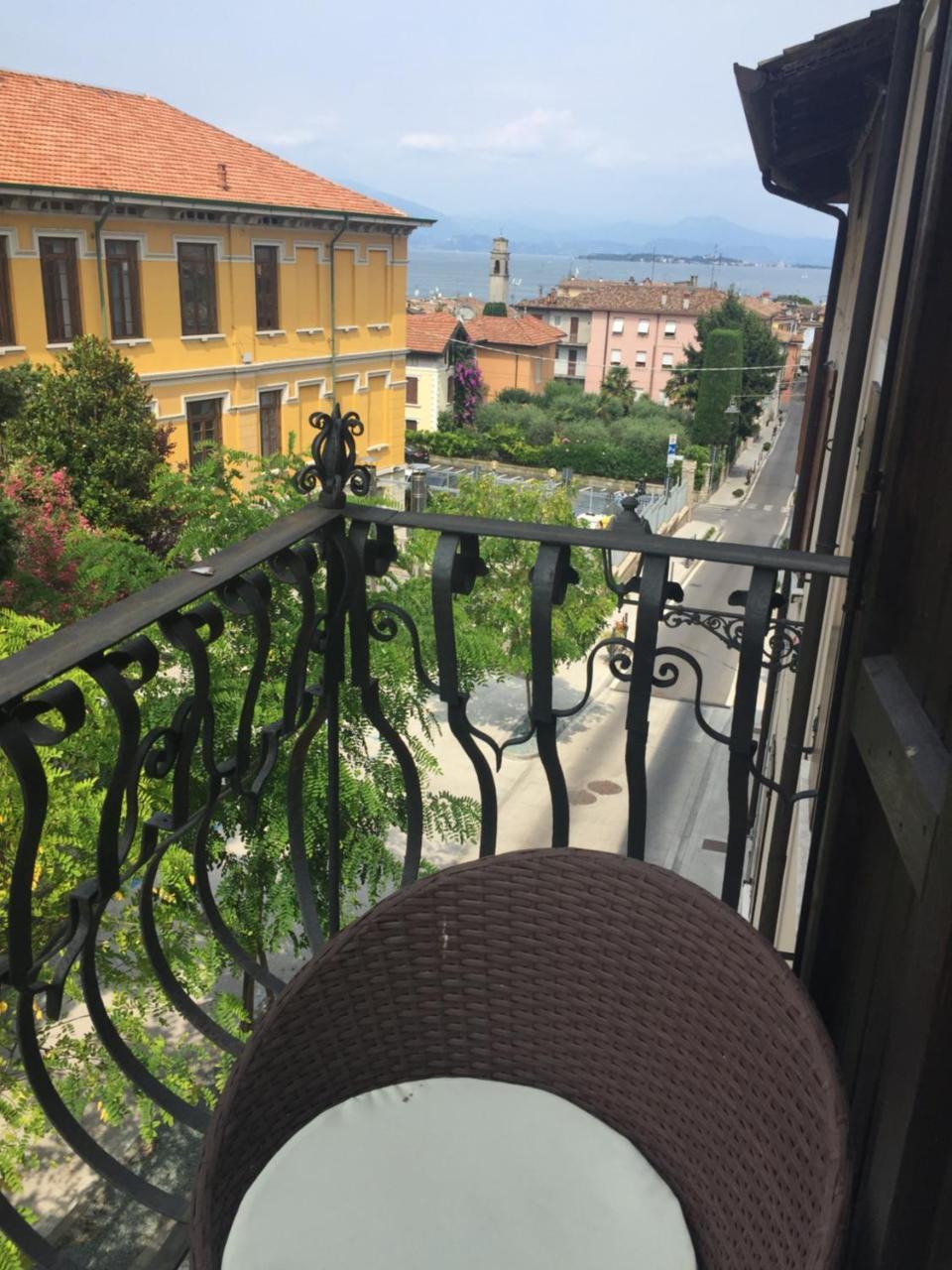 Marie Rose Luxury B&B & Apartment Desenzano del Garda Exterior photo